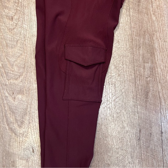 Lululemon • Trail Trekker High-Rise Tight 25" in Cassis Size 2 - Picture 7 of 13